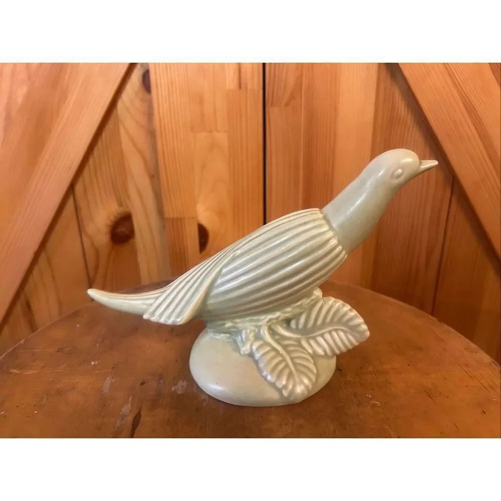 vintage porcelain bird figurine Pale Green (5767)